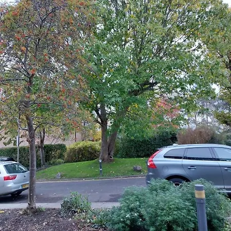 Superb 2 Bedroom Flat, Sleeps 6 Croydon Exterior photo