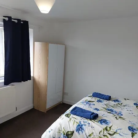 Superb 2 Bedroom Flat, Sleeps 6 Croydon Exterior photo