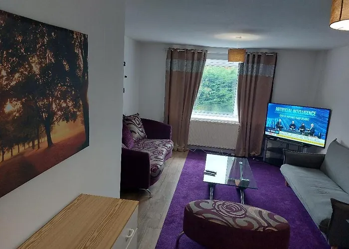 Superb 2 Bedroom Flat, Sleeps 6