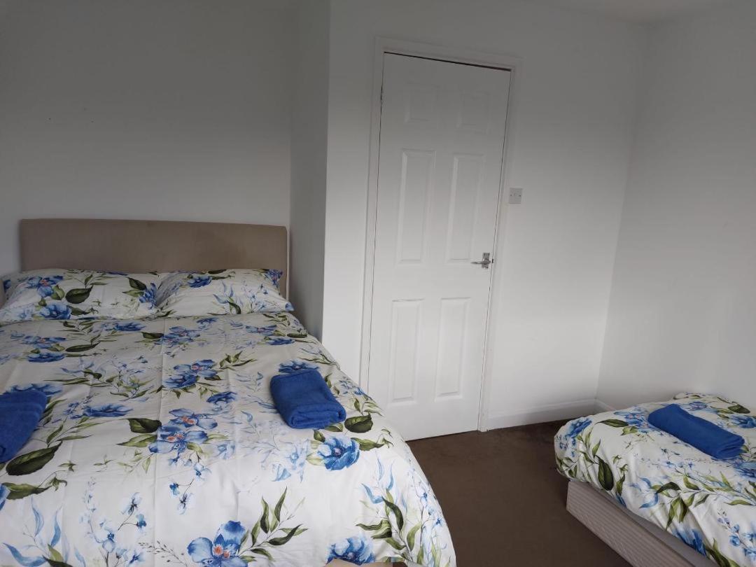 Apartment Superb 2 Bedroom Flat, Sleeps 6