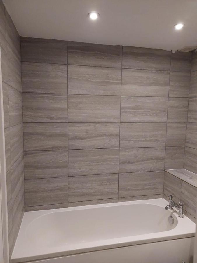 Apartment Superb 2 Bedroom Flat, Sleeps 6